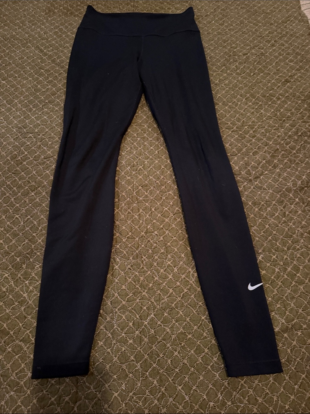 Nike Black Girls' Athletic Leggings with White Swoosh